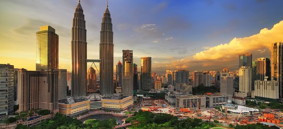 chuyen-phat-nhanh-di-malaysia-2-960x438
